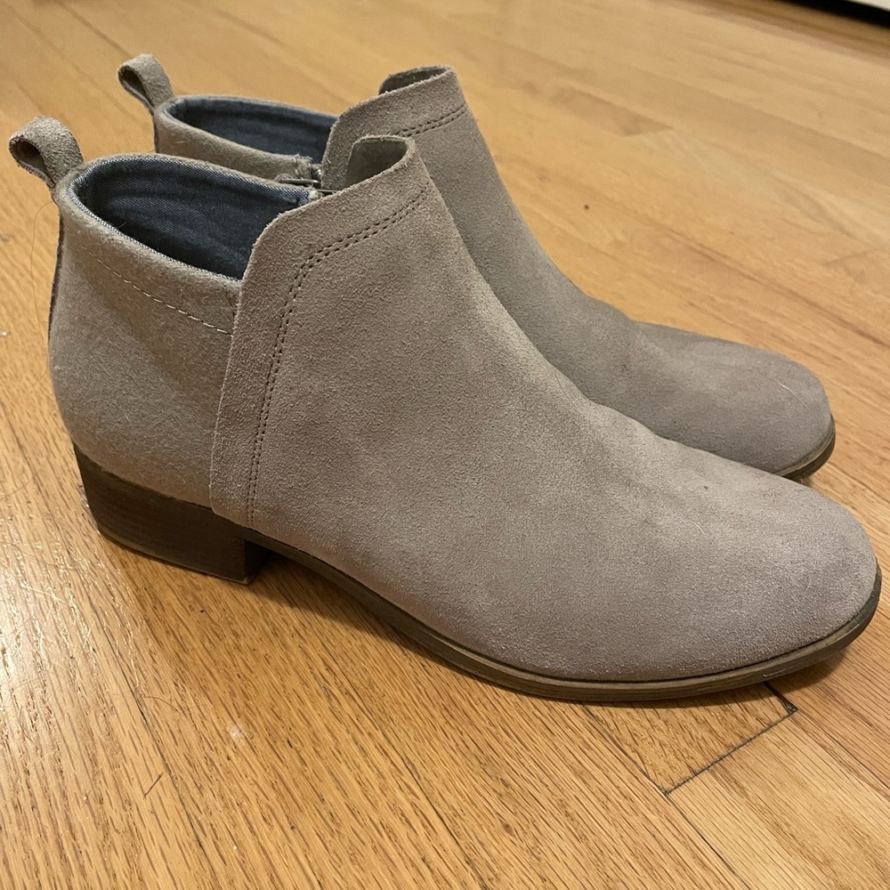 Toms Nuetral Suede Ankle Bootie